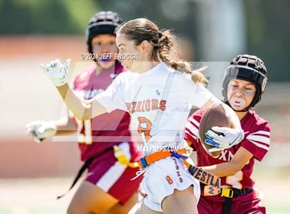 Thumbnail 2 in Oxnard vs. Westlake photogallery.