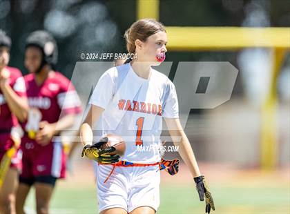 Thumbnail 2 in Oxnard vs. Westlake photogallery.