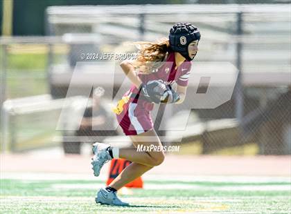 Thumbnail 3 in Oxnard vs. Westlake photogallery.