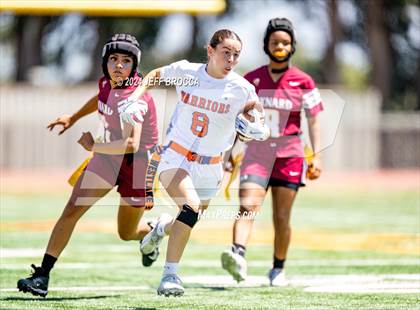 Thumbnail 2 in Oxnard vs. Westlake photogallery.