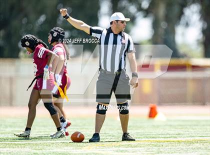 Thumbnail 1 in Oxnard vs. Westlake photogallery.