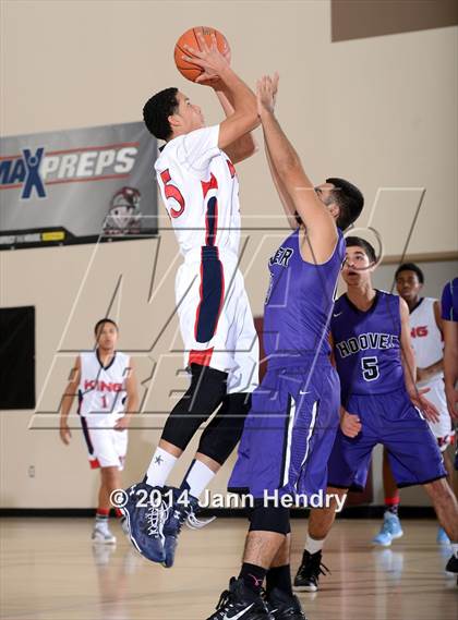 Thumbnail 1 in King vs. Hoover (MaxPreps Holiday Classic) photogallery.