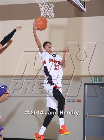 Thumbnail 2 in King vs. Hoover (MaxPreps Holiday Classic) photogallery.