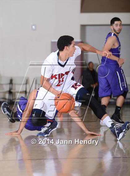 Thumbnail 2 in King vs. Hoover (MaxPreps Holiday Classic) photogallery.