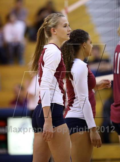 Thumbnail 1 in Arapahoe @ Cherokee Trail photogallery.