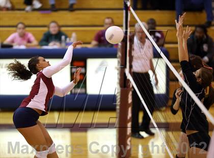 Thumbnail 1 in Arapahoe @ Cherokee Trail photogallery.