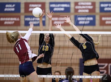 Thumbnail 1 in Arapahoe @ Cherokee Trail photogallery.