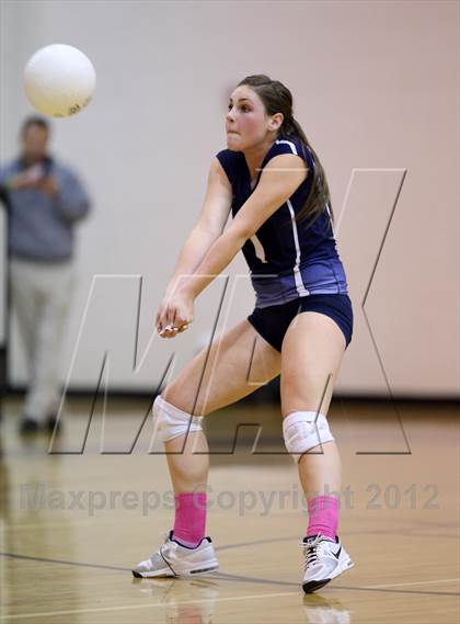 Thumbnail 3 in Arapahoe @ Cherokee Trail photogallery.
