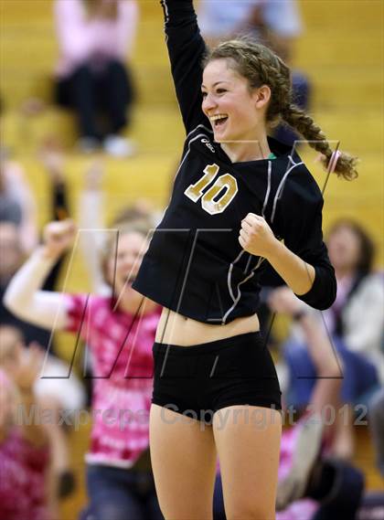Thumbnail 3 in Arapahoe @ Cherokee Trail photogallery.