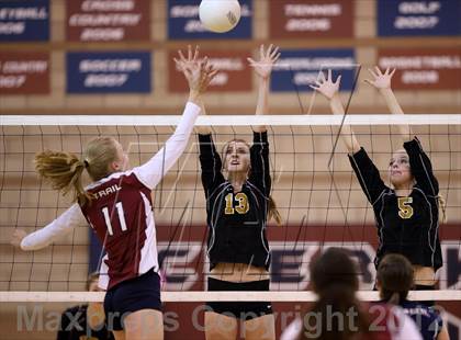 Thumbnail 1 in Arapahoe @ Cherokee Trail photogallery.