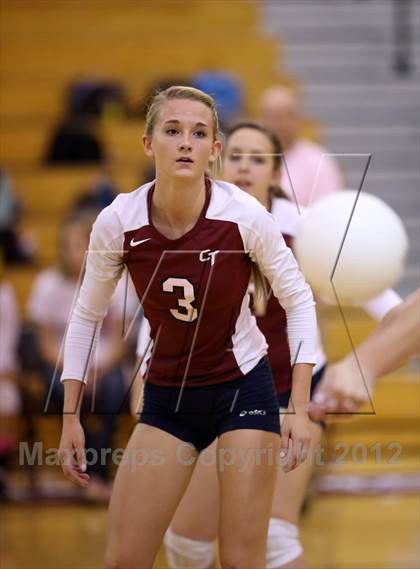 Thumbnail 1 in Arapahoe @ Cherokee Trail photogallery.