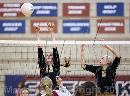 Thumbnail 3 in Arapahoe @ Cherokee Trail photogallery.