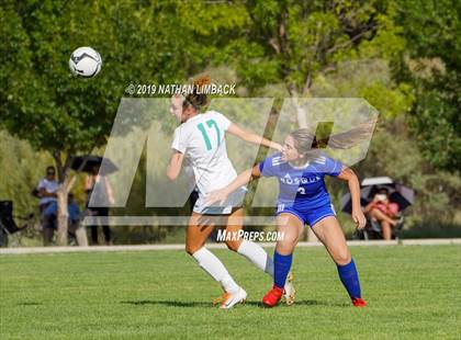 Thumbnail 3 in Los Alamos Topper vs Bosque Bobcats photogallery.