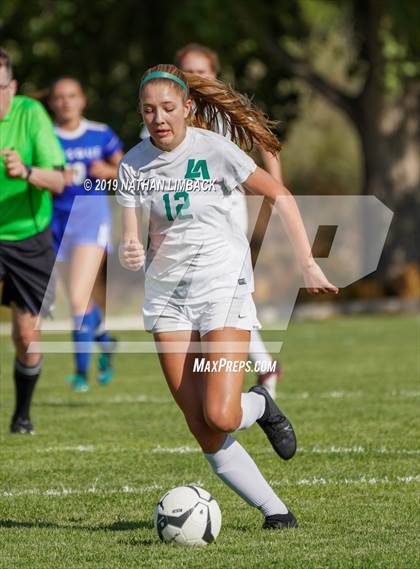 Thumbnail 3 in Los Alamos Topper vs Bosque Bobcats photogallery.