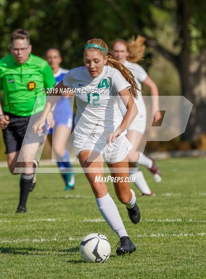 Thumbnail 2 in Los Alamos Topper vs Bosque Bobcats photogallery.