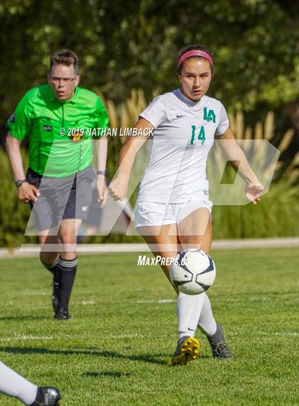 Thumbnail 3 in Los Alamos Topper vs Bosque Bobcats photogallery.