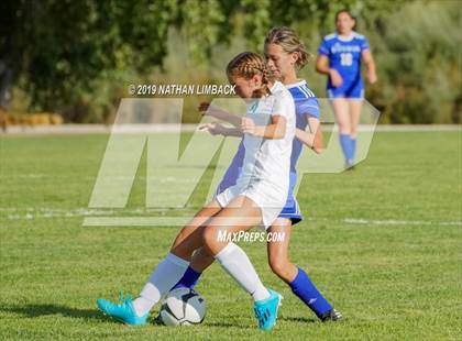 Thumbnail 2 in Los Alamos Topper vs Bosque Bobcats photogallery.