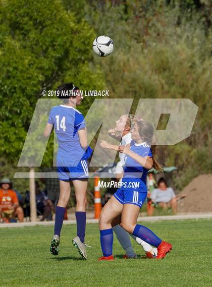 Thumbnail 1 in Los Alamos Topper vs Bosque Bobcats photogallery.