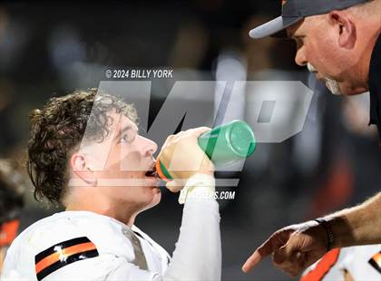 Thumbnail 2 in Grand Saline vs Lone Oak photogallery.