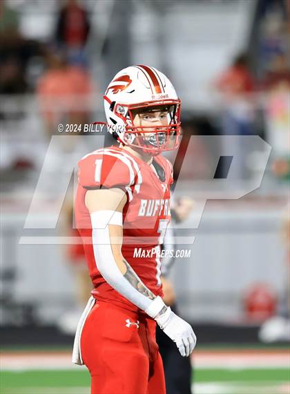 Thumbnail 1 in Grand Saline vs Lone Oak photogallery.