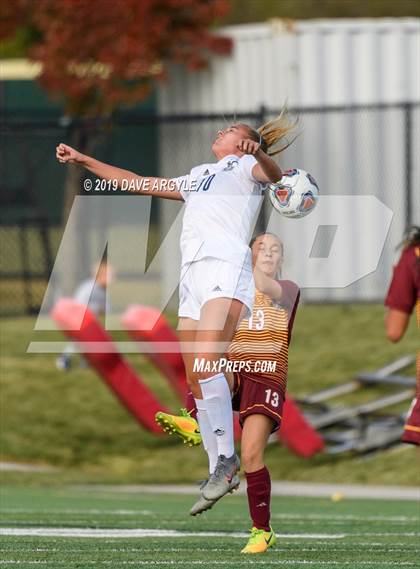 Thumbnail 2 in Mountain View vs. Skyline (UHSAA 5A Semifinal) photogallery.