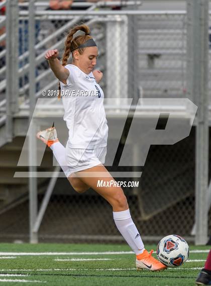 Thumbnail 2 in Mountain View vs. Skyline (UHSAA 5A Semifinal) photogallery.