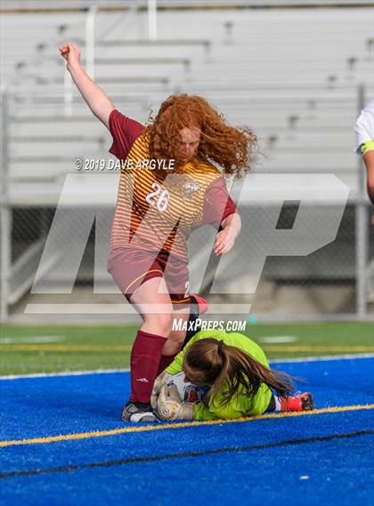Thumbnail 2 in Mountain View vs. Skyline (UHSAA 5A Semifinal) photogallery.