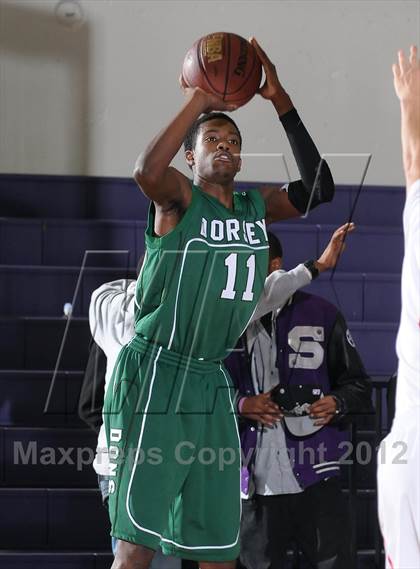 Thumbnail 2 in Dorsey vs. Cleveland (St. Hope Elite Hoops Classic) photogallery.