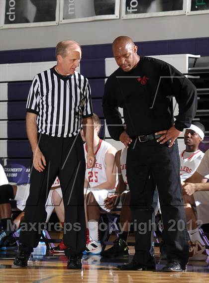 Thumbnail 1 in Dorsey vs. Cleveland (St. Hope Elite Hoops Classic) photogallery.