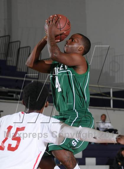 Thumbnail 2 in Dorsey vs. Cleveland (St. Hope Elite Hoops Classic) photogallery.