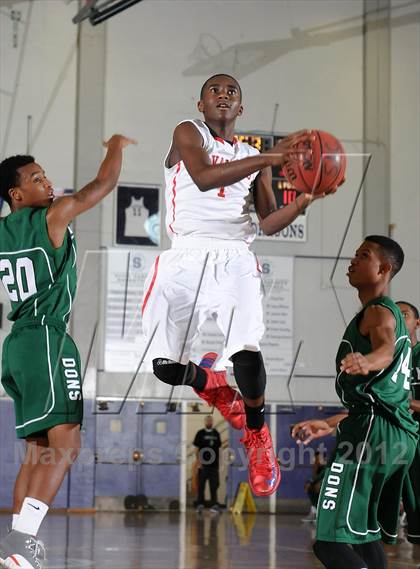 Thumbnail 2 in Dorsey vs. Cleveland (St. Hope Elite Hoops Classic) photogallery.