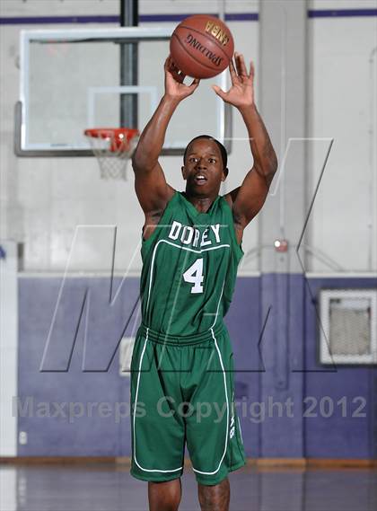 Thumbnail 1 in Dorsey vs. Cleveland (St. Hope Elite Hoops Classic) photogallery.