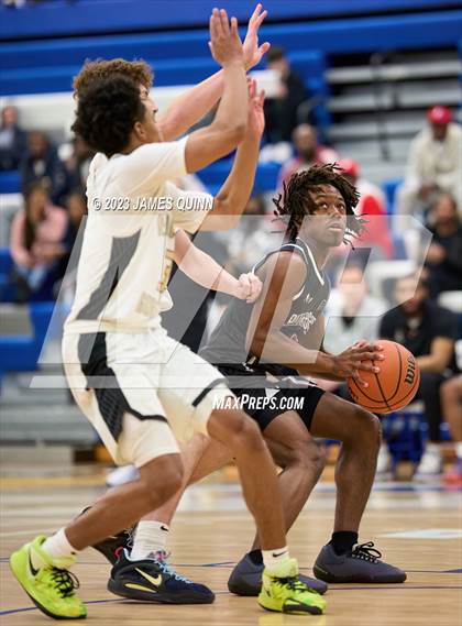 Thumbnail 1 in Neumann-Goretti vs. Rutgers Prep photogallery.