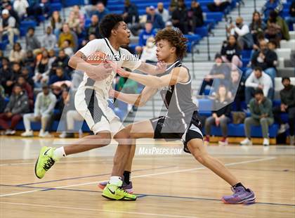 Thumbnail 2 in Neumann-Goretti vs. Rutgers Prep photogallery.