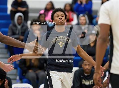 Thumbnail 3 in Neumann-Goretti vs. Rutgers Prep photogallery.