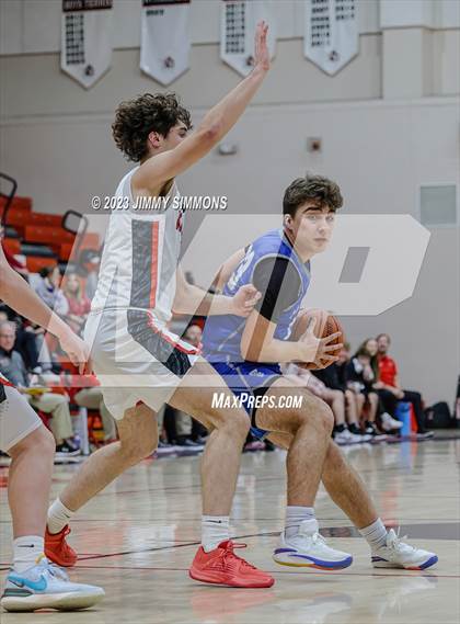 Thumbnail 1 in Freeburg @ Triad photogallery.