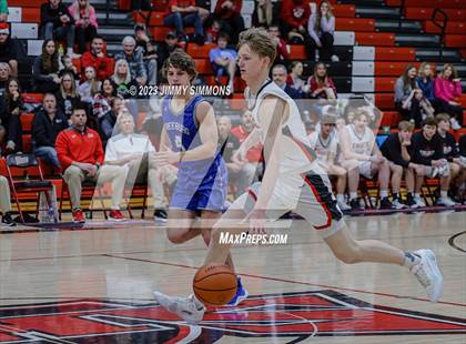 Thumbnail 1 in Freeburg @ Triad photogallery.