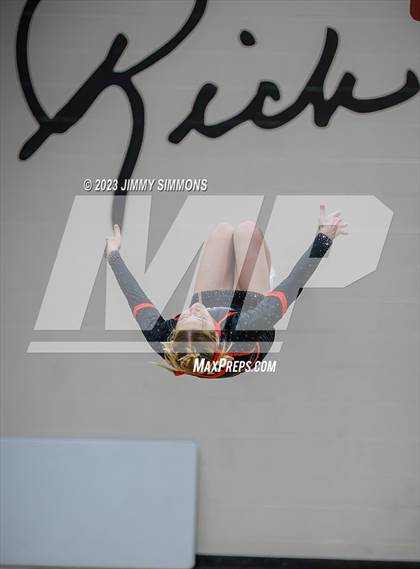 Thumbnail 1 in Freeburg @ Triad photogallery.