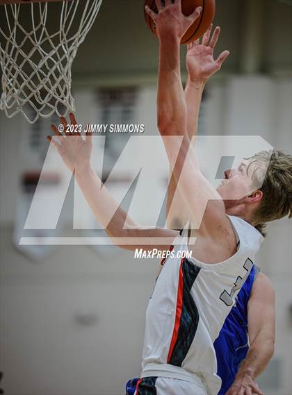 Thumbnail 3 in Freeburg @ Triad photogallery.
