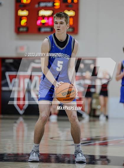 Thumbnail 1 in Freeburg @ Triad photogallery.