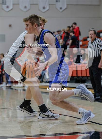 Thumbnail 1 in Freeburg @ Triad photogallery.
