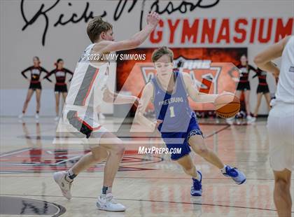 Thumbnail 1 in Freeburg @ Triad photogallery.