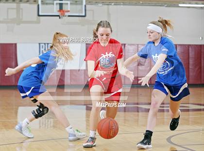 Thumbnail 3 in Big 30 Senior Classic photogallery.