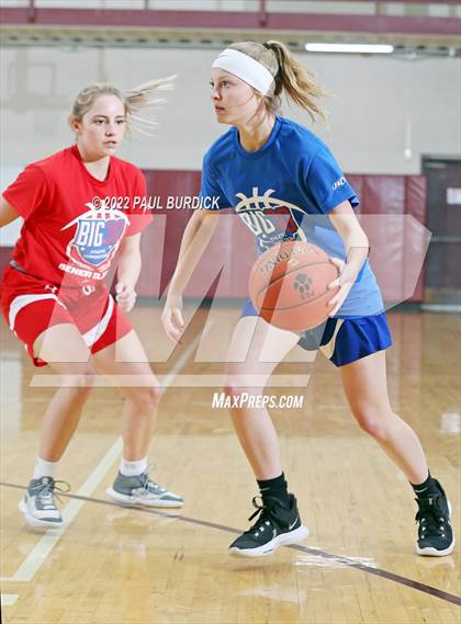 Thumbnail 1 in Big 30 Senior Classic photogallery.
