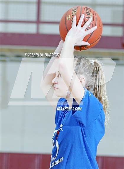 Thumbnail 1 in Big 30 Senior Classic photogallery.