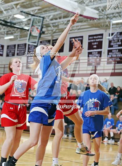 Thumbnail 2 in Big 30 Senior Classic photogallery.