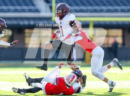 Thumbnail 2 in Reeds Spring vs. Cardinal Ritter College Prep (MSHSAA Class 3 Championship) photogallery.