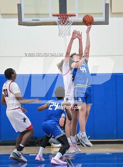 Thumbnail 3 in St. John's vs. Episcopal photogallery.