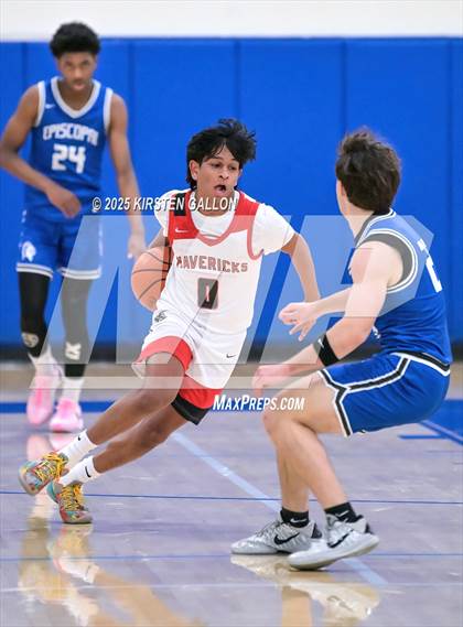 Thumbnail 3 in St. John's vs. Episcopal photogallery.