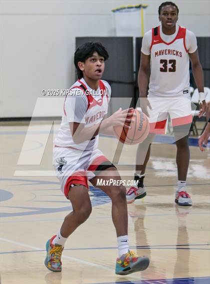 Thumbnail 3 in St. John's vs. Episcopal photogallery.